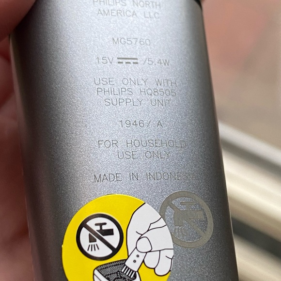 Philips Norelco MG5760/40 - Multigroom Razor Kit with Storage Case OPEN BOX - Picture 6 of 16